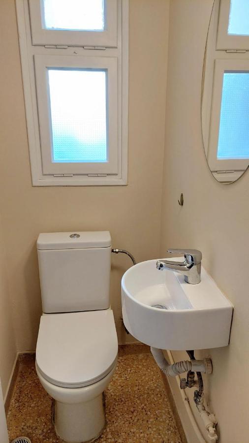 Grand Apartment In Parliament Square Атина Екстериор снимка