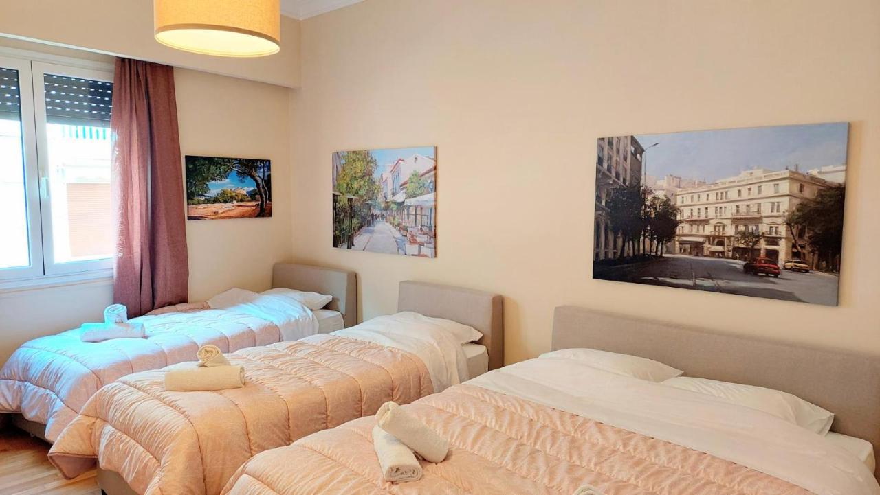 Grand Apartment In Parliament Square Атина Екстериор снимка